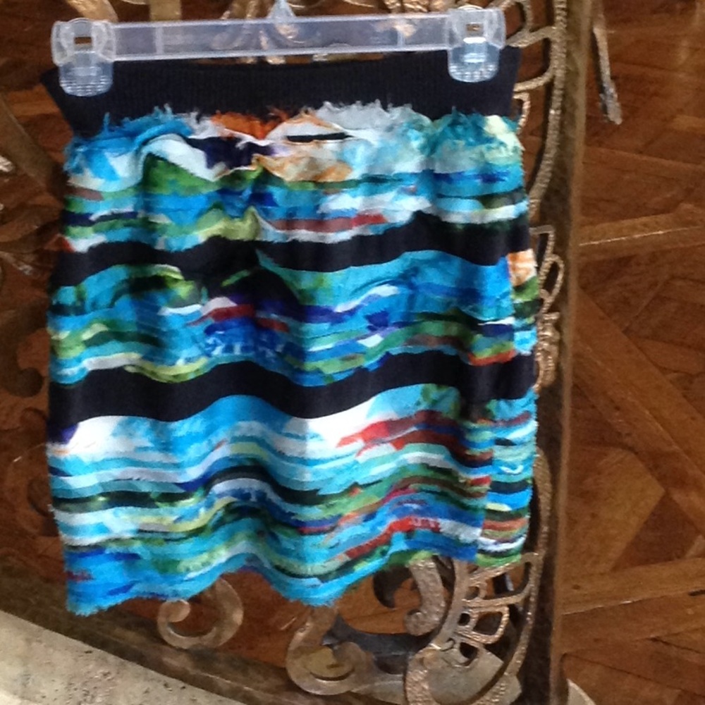 Skirt - Picture 2 of 4